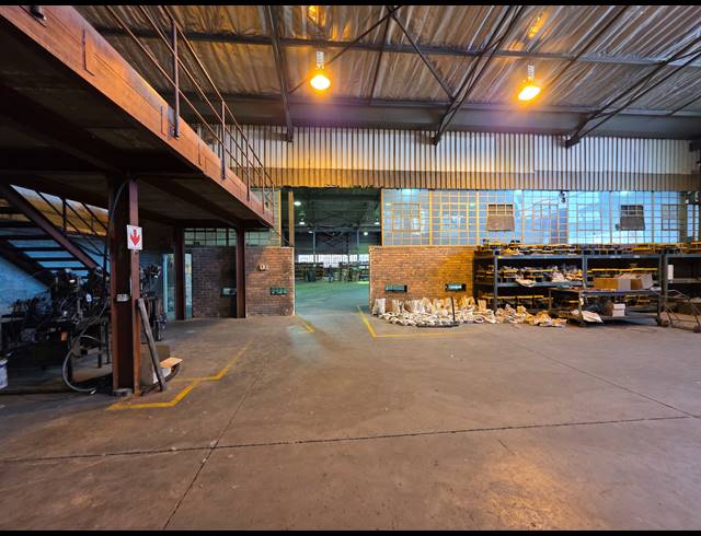1,487M² WAREHOUSE FOR SALE IN BOOYSENS RESERVE